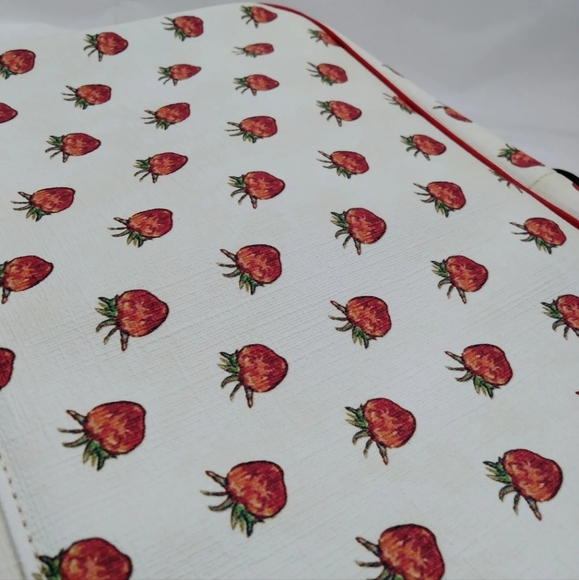 Auth Gucci Strawberry Fairy Messenger Bag - Picture 11 of 13